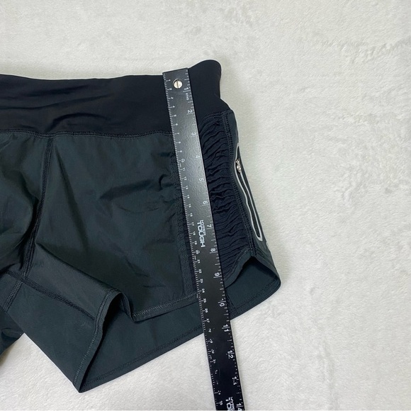 Lululemon Run: Bright At Night Short Sz 4 Black - Picture 9 of 14